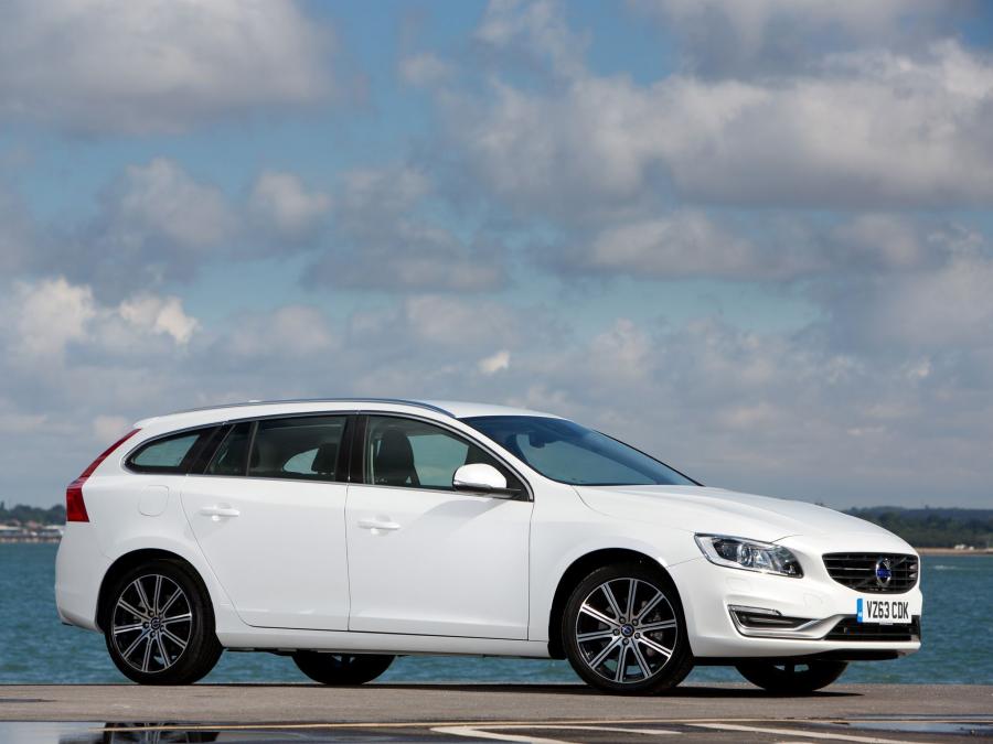  Volvo V60 2013 года  (UK) (фото 10 из 14)